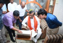 స్వీయ గణనలో పాల్గొన్న అర్బన్ ఎమ్మెల్యే ధన్ పాల్