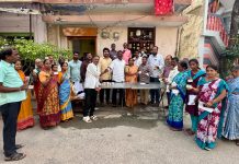 మైక్రో రేషన్ కార్డుల పంపిణీ 46, 47వ వార్డుల్లో లబ్ధిదారులకు కార్డులు అందజేత…